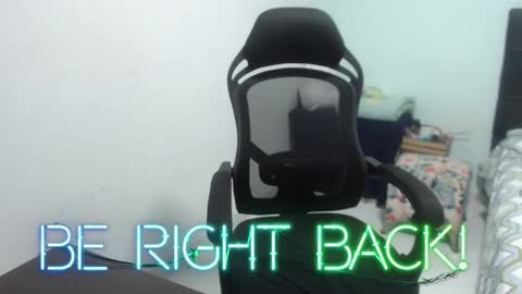 ...Ariana... online show from 5, 2, 2026