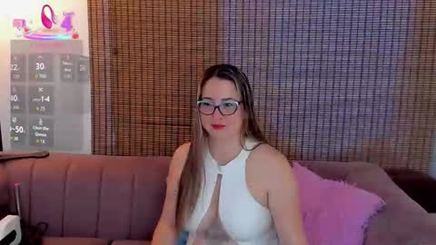 Snapshot of ariana_cross_ chatting on 26, 11, 2025 Ariana Cruz online show from 26, 11, 2025