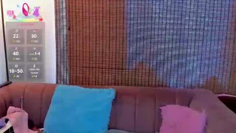 Snapshot of ariana_cross_ chatting on 4, 12, 2025 Ariana Cruz online show from 4, 12, 2025