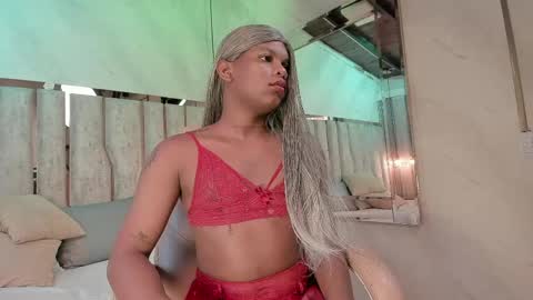 ariana_grande233 online show from 14, 4, 2026