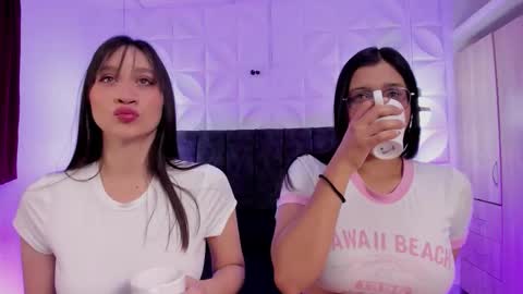 Snapshot of ariana_michel_ chatting on 18, 11, 2025 ariana_michel_ online show from 18, 11, 2025