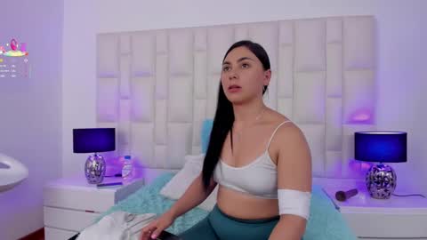  ariana  online show from 4, 3, 2025