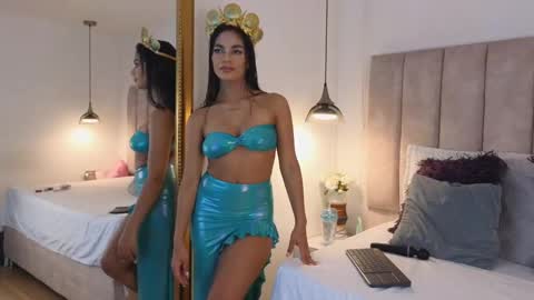 Snapshot of arianaa_miller_ chatting on 22, 10, 2025 Ariana online show from 22, 10, 2025