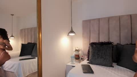 Snapshot of arianaa_miller_ chatting on 16, 11, 2025 Ariana online show from 16, 11, 2025