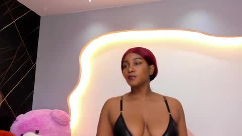 Snapshot of arianaablack chatting on 19, 4, 2026 Ariana online show from 19, 4, 2026