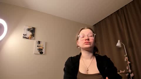 Snapshot of arianaabramek chatting on 27, 2, 2026 Alice online show from 27, 2, 2026