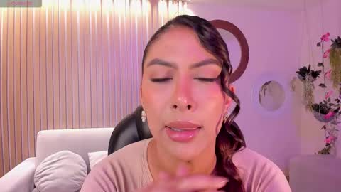 Ariana Dumont online show from 11, 10, 2025