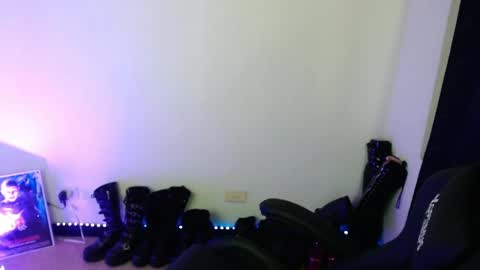help me 100 hands up my OF is Free  online show from 29, 4, 2026