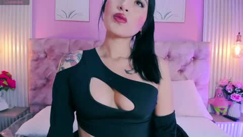 Snapshot of arianawest_ chatting on 5, 6, 2026 arianawest_ online show from 5, 6, 2026
