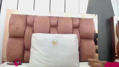 arianna pearl online show from 18, 9, 2025