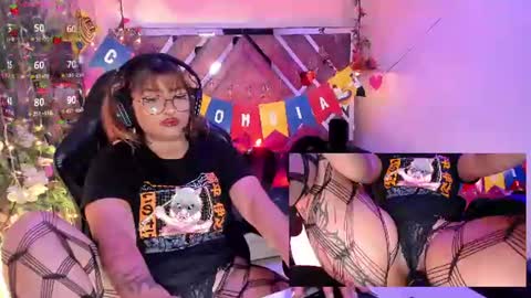 Snapshot of arianova_ chatting on 4, 7, 2026 Aria online show from 4, 7, 2026