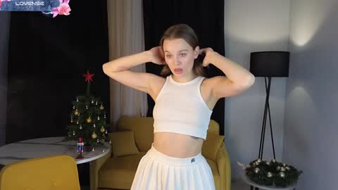 Hello My Name Is Aria3. I Am So Happy To Have You In My Room Pvt Is Open online show from 15, 12, 2024