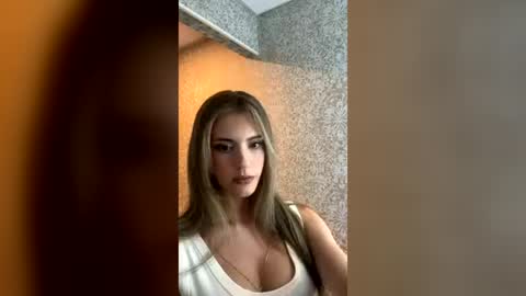 Snapshot of ariavey chatting on 22, 7, 2026 Aria online show from 22, 7, 2026