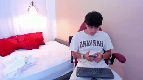 Snapshot of ariblake chatting on 17, 6, 2026 Ari and Aiden online show from 17, 6, 2026
