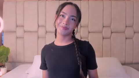 Snapshot of aribloom7 chatting on 11, 7, 2026 Welcome to Ari room online show from 11, 7, 2026