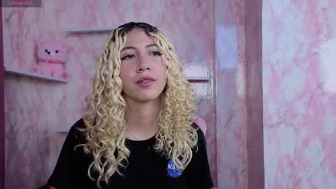 Ari Bunnie  online show from 21, 12, 2025