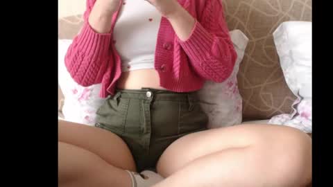 Snapshot of ariel_la chatting on 7, 5, 2026 Ariella online show from 7, 5, 2026