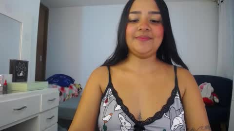 Snapshot of ariel_princess02 chatting on 8, 10, 2025 daniella online show from 8, 10, 2025