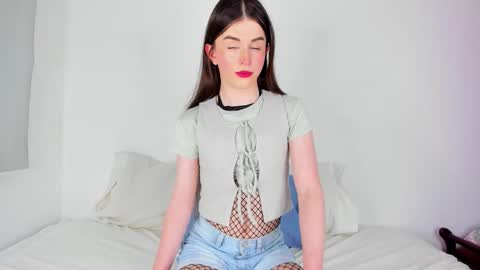 Snapshot of arielmishel chatting on 31, 10, 2025 Ariel Mishel online show from 31, 10, 2025