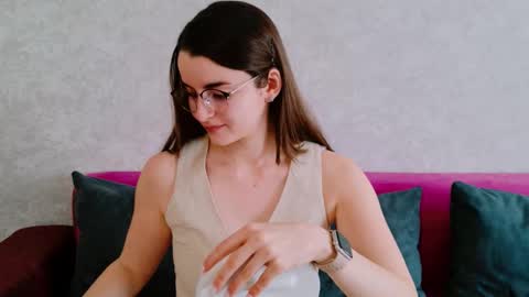 arielstonks_lovee online show from 4, 12, 2025