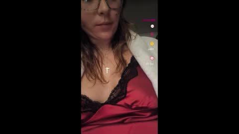 Snapshot of arielviolet3 chatting on 28, 10, 2025 Ariel Violet online show from 28, 10, 2025