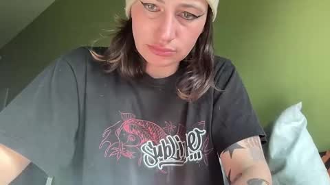 ariel  colin when hes here online show from 18, 3, 2026