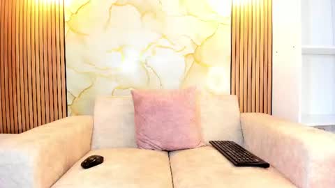 Snapshot of arietta_skinny chatting on 8, 8, 2026 Arietta online show from 8, 8, 2026