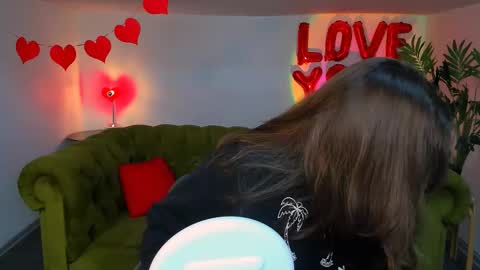 Ari online show from 11, 3, 2025