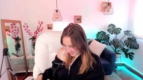 Snapshot of arii_1010_ chatting on 17, 12, 2024 Ari online show from 17, 12, 2024