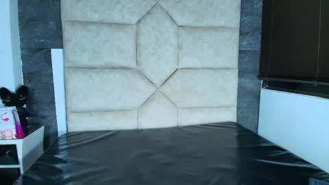 ariia_monroee online show from 28, 4, 2026