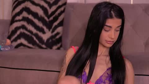 Snapshot of arinarhodes chatting on 14, 11, 2025 Arina online show from 14, 11, 2025