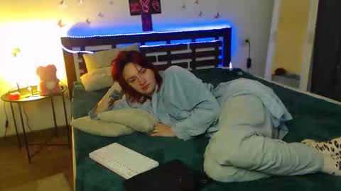 Ari online show from 8, 11, 2025