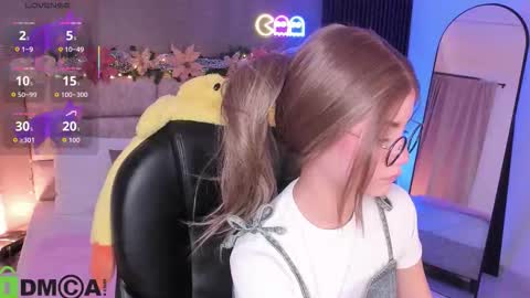 Ari  online show from 3, 12, 2025