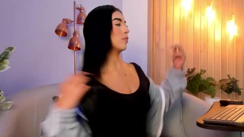 Ari Robert online show from 15, 9, 2025