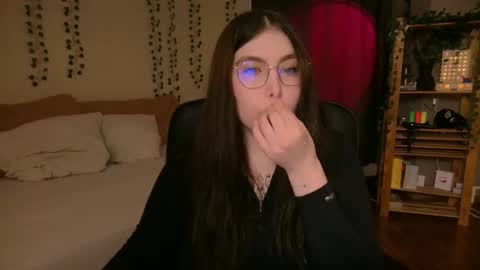 Snapshot of arizonaa_muse chatting on 20, 10, 2025 Astrid online show from 20, 10, 2025