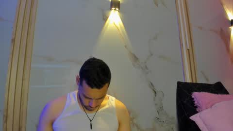 aron and molly online show from 5, 2, 2026