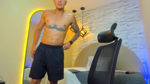 ARON BOLT online show from 4, 11, 2025