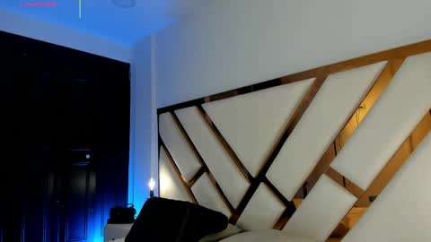 Aron cruz  online show from 4, 4, 2026