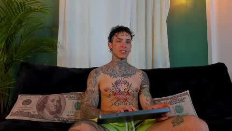 Snapshot of aron_ford chatting on 1, 6, 2026 Aron ford online show from 1, 6, 2026