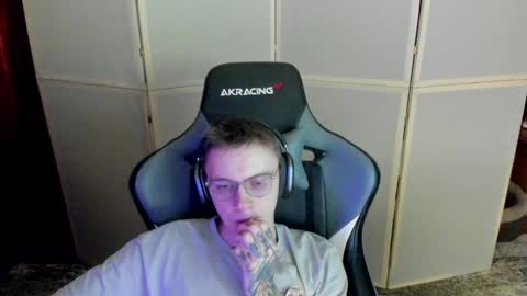 Snapshot of aron_neall chatting on 4, 12, 2024 biggest penis online show from 4, 12, 2024