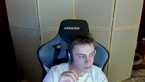 Snapshot of aron_neall chatting on 13, 12, 2024 biggest penis online show from 13, 12, 2024