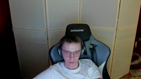 Snapshot of aron_neall chatting on 15, 12, 2024 biggest penis online show from 15, 12, 2024