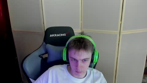 Snapshot of aron_neall chatting on 18, 12, 2024 biggest penis online show from 18, 12, 2024