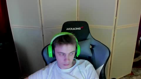 Snapshot of aron_neall chatting on 19, 12, 2024 biggest penis online show from 19, 12, 2024