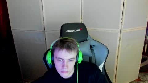 Snapshot of aron_neall chatting on 20, 12, 2024 biggest penis online show from 20, 12, 2024