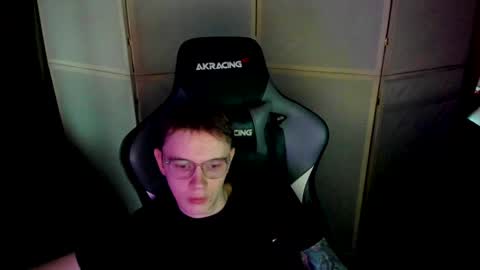 Snapshot of aron_neall chatting on 22, 12, 2024 biggest penis online show from 22, 12, 2024