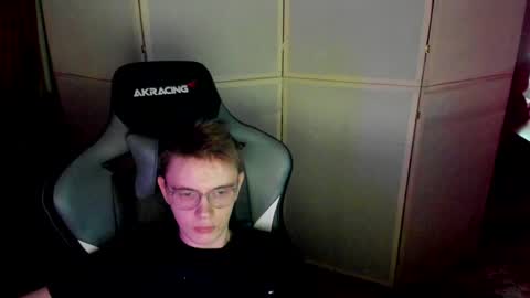 Snapshot of aron_neall chatting on 23, 12, 2024 biggest penis online show from 23, 12, 2024