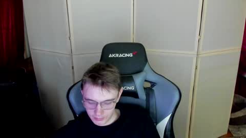 Snapshot of aron_neall chatting on 27, 12, 2024 biggest penis online show from 27, 12, 2024