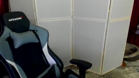 Snapshot of aron_neall chatting on 29, 12, 2024 biggest penis online show from 29, 12, 2024