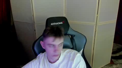 Snapshot of aron_neall chatting on 31, 12, 2024 biggest penis online show from 31, 12, 2024